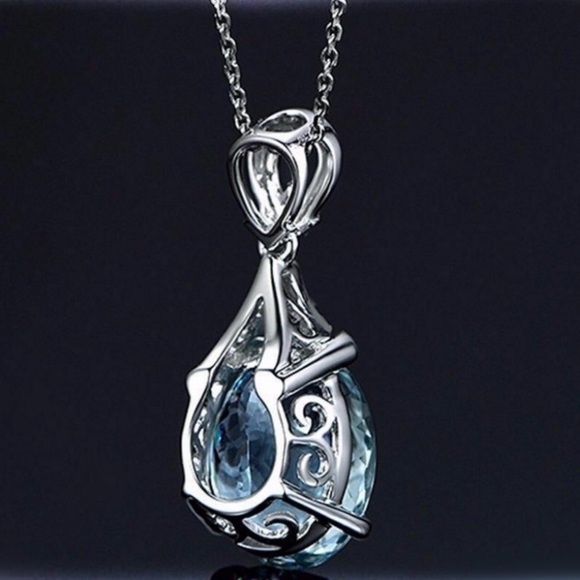 Aquamarine and Crystal Pendant - Picture 4 of 4